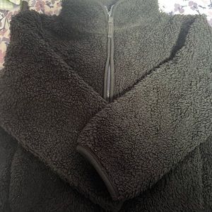 Cozy sweater (3-4) uniqlo, used but in good condition